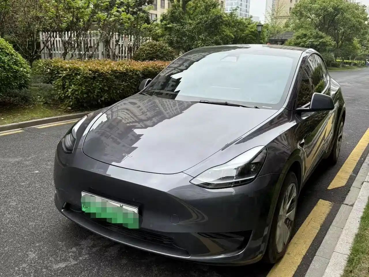TESLA MODEL Y