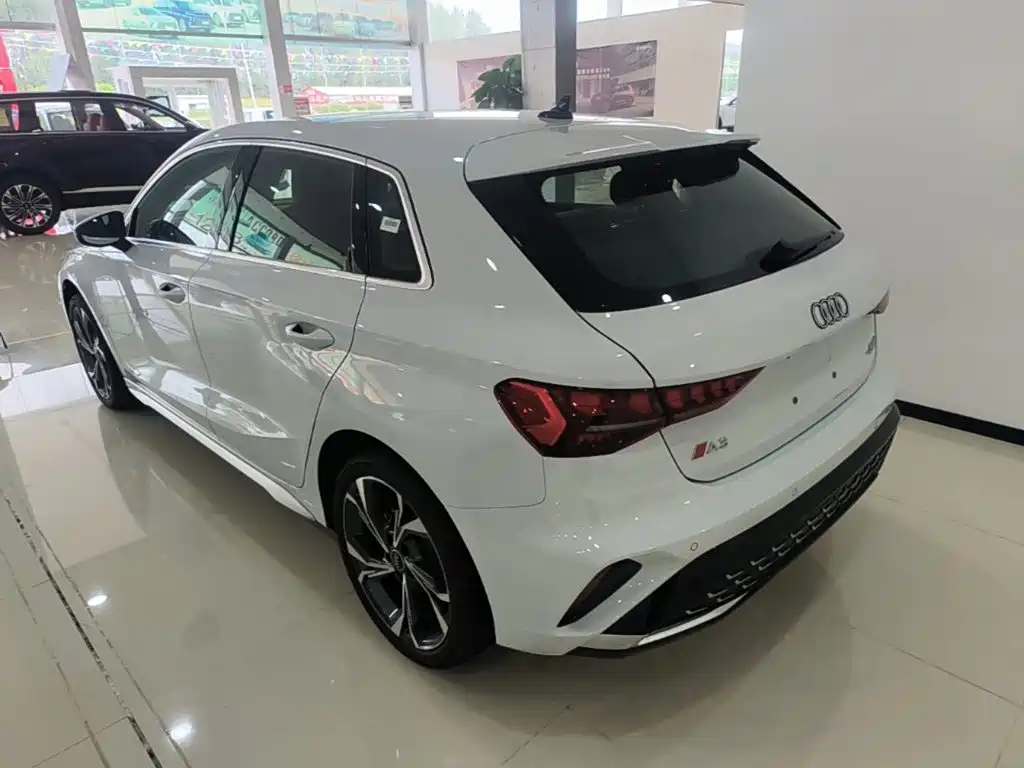 Audi A3 2026 2025 Sportback 35TFSI Flying Premium