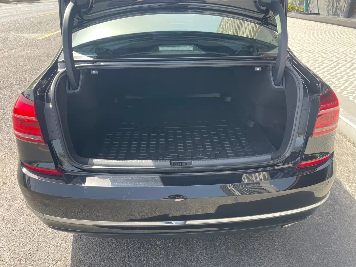 Volkswagen Passat 2017 330TSI DSG Prestige фото 17