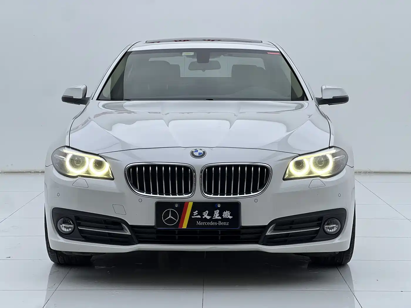 BMW 5 Series 2017 520Li Classic Edition фото 2