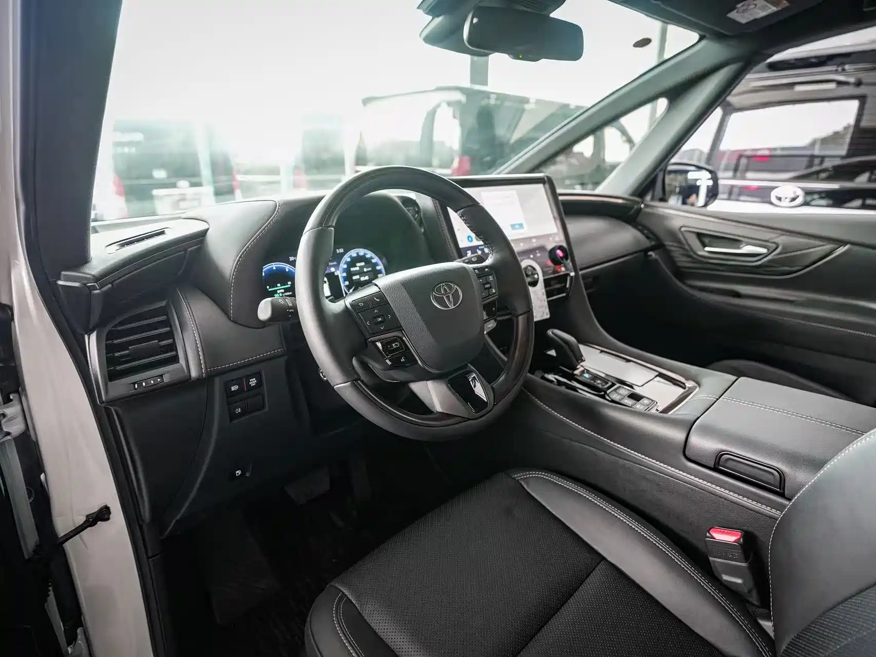 Фото 5 - Toyota Alphard
