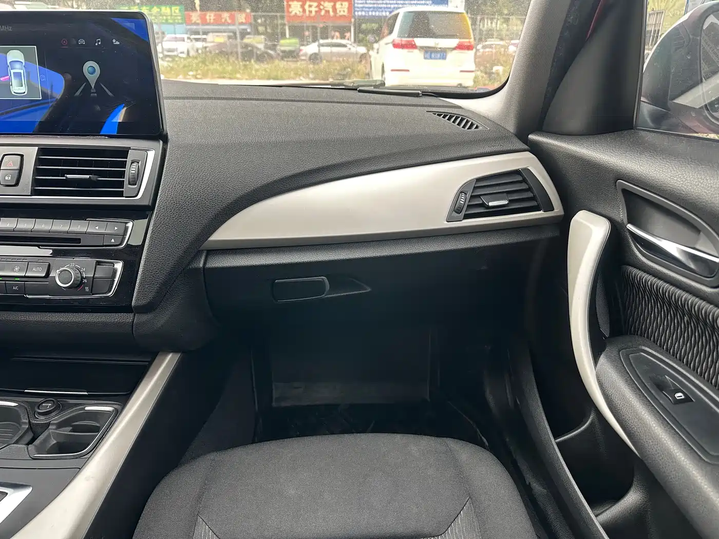 BMW 1 Series (Import) 2015 118i Leading фото 9