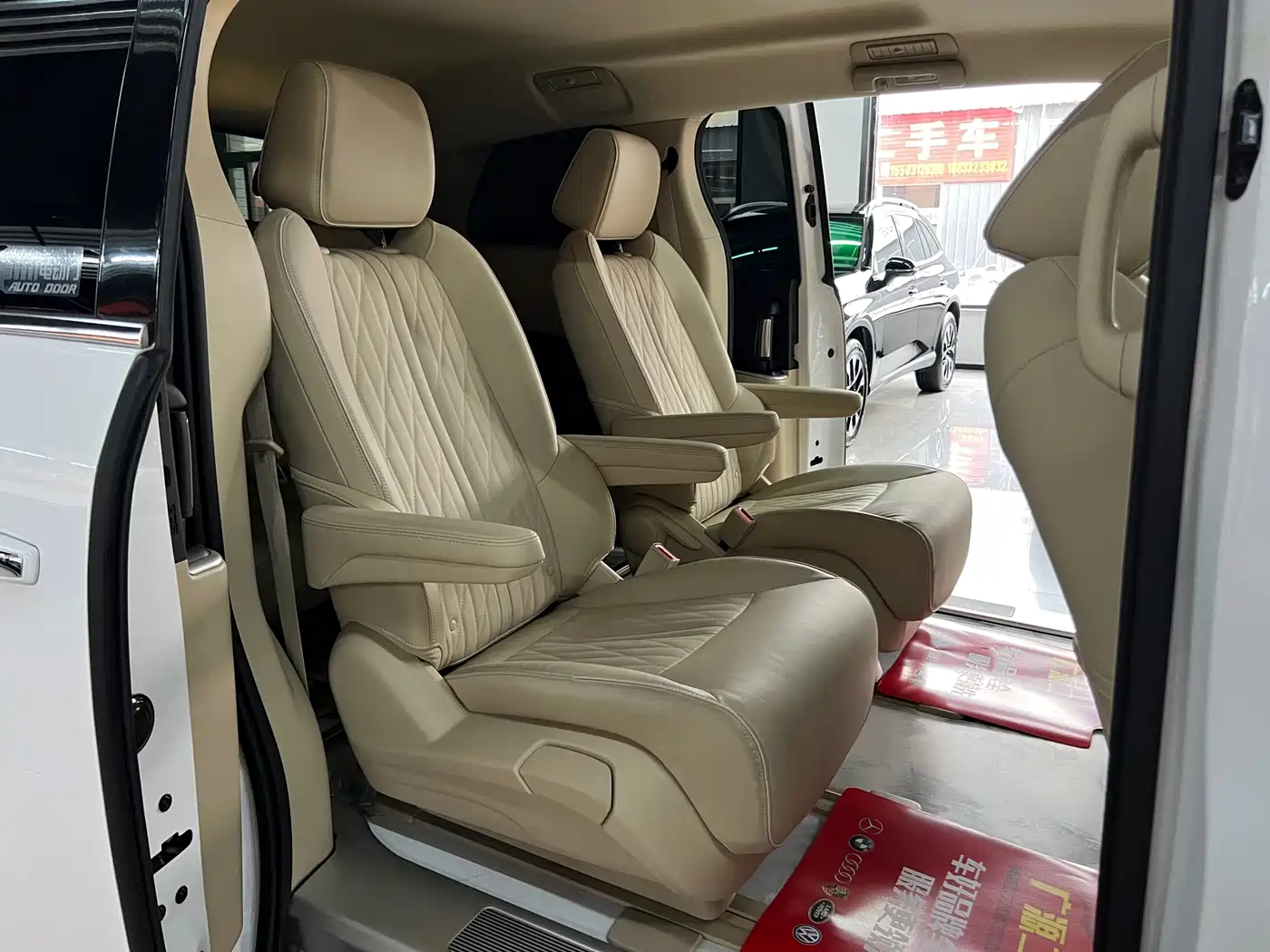 Buick GL8 2023 Land Business Class 652T Luxury фото 12