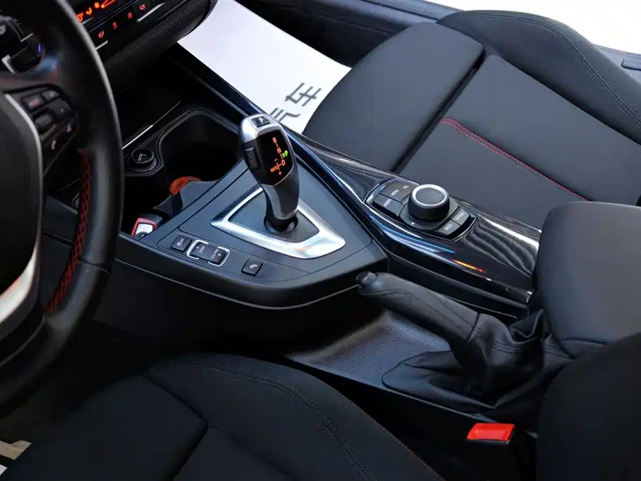 BMW 1 Series (Import) 2013 Facelift 118i Sport Model фото 22