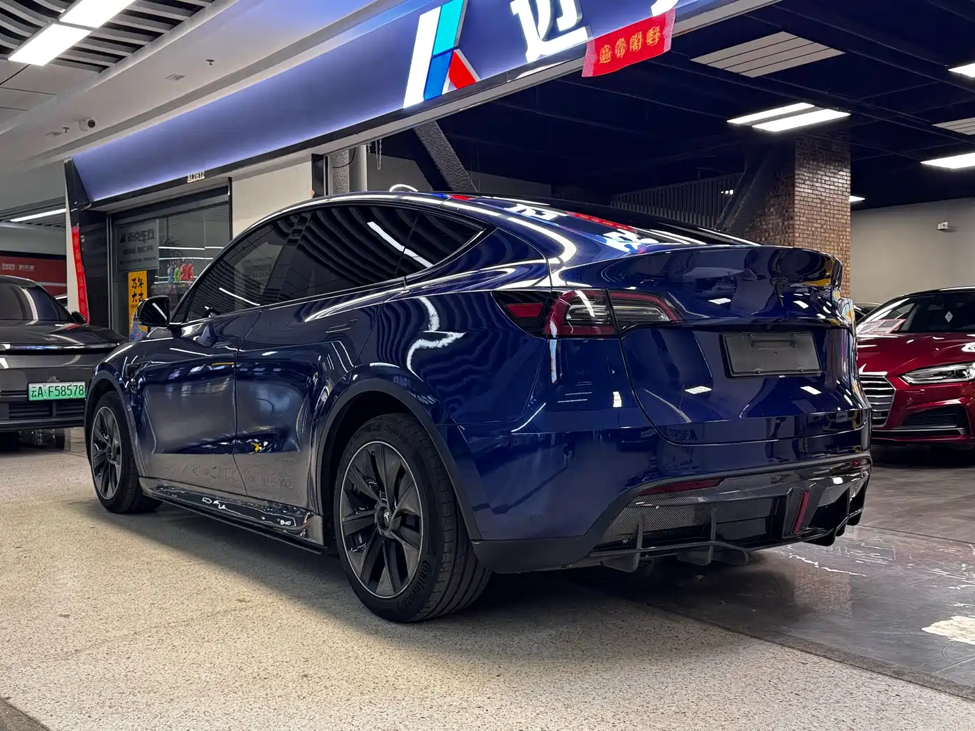 TESLA MODEL Y