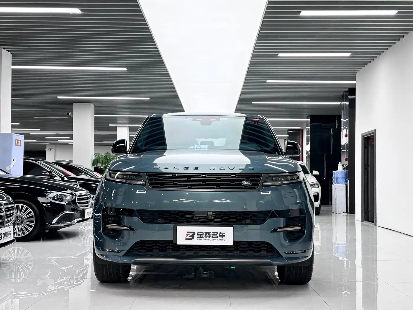 Land Rover Range Rover Sport 2023 400PS Dynamic SE фото 2