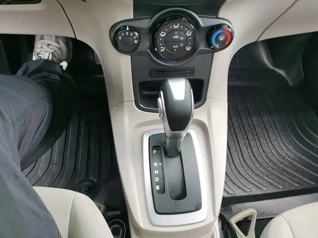 Ford Fiesta 2015 2013 Sedan 1.5L Automatic Fashion