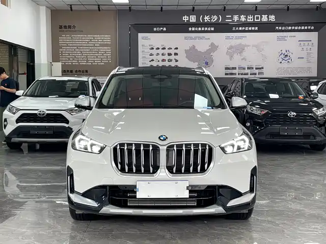BMW X1 2023 sDrive20Li X Design Package — фото 2