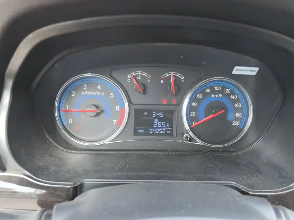 Dongfeng Fengguang Fengguang 360 2015 2015 Model 1.5L Manual Luxury 7-seater China IV