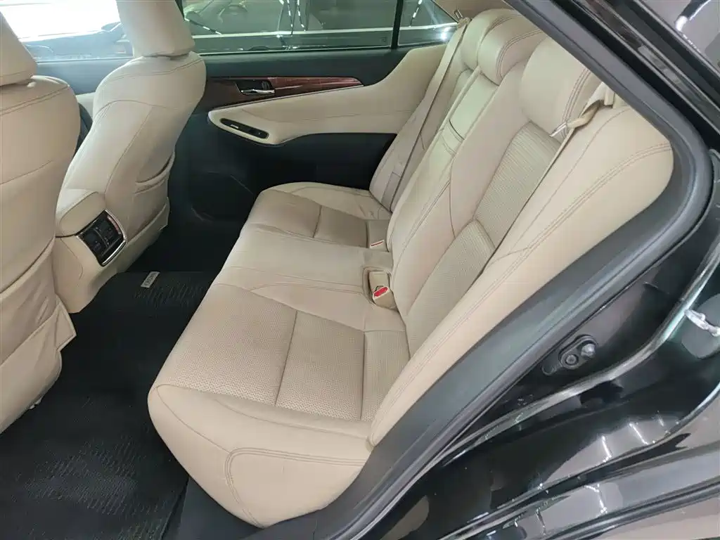 Toyota Crown 2015 2.0T Pioneer фото 13