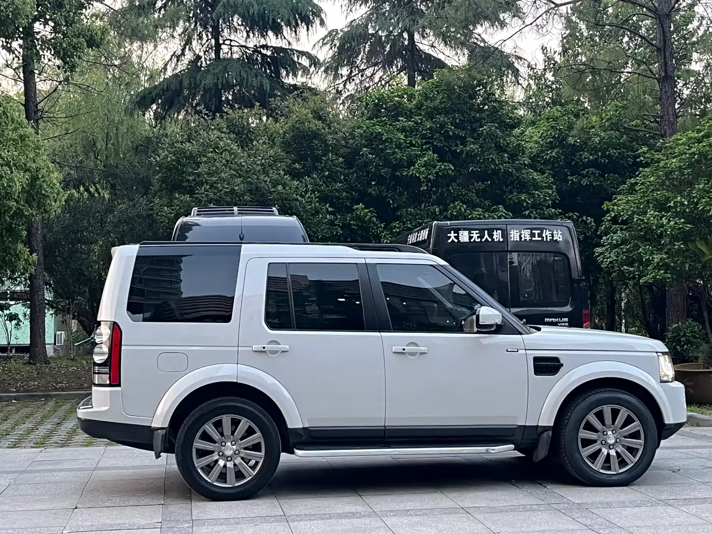 Land Rover Discovery 2015 3.0 SDV6 HSE Diesel фото 10