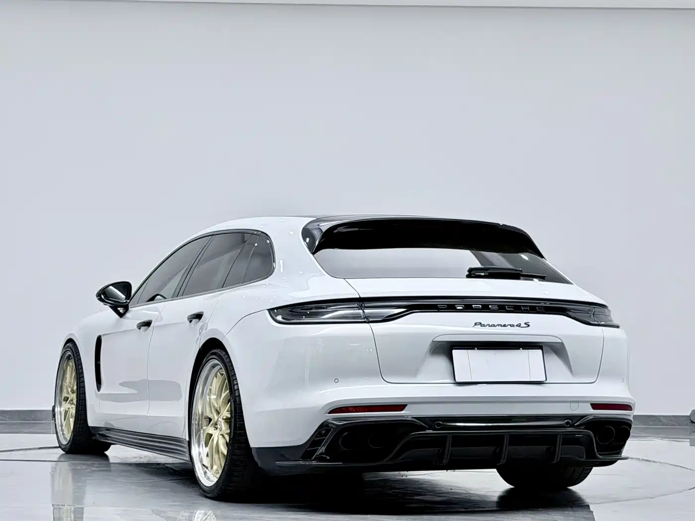 Фото 9 - Porsche Panamera