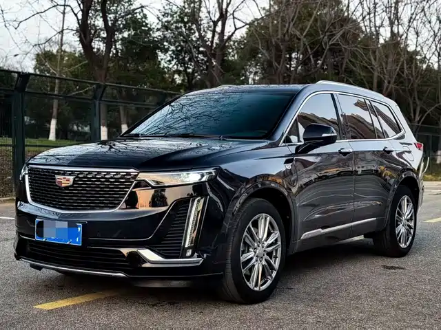 CADILLAC XT6