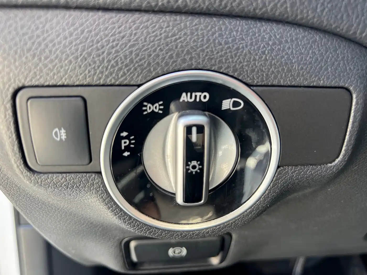 Mercedes-Benz GLA 2018 GLA 200 Dynamic фото 11