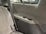 Photo 40 - Toyota Sienna
