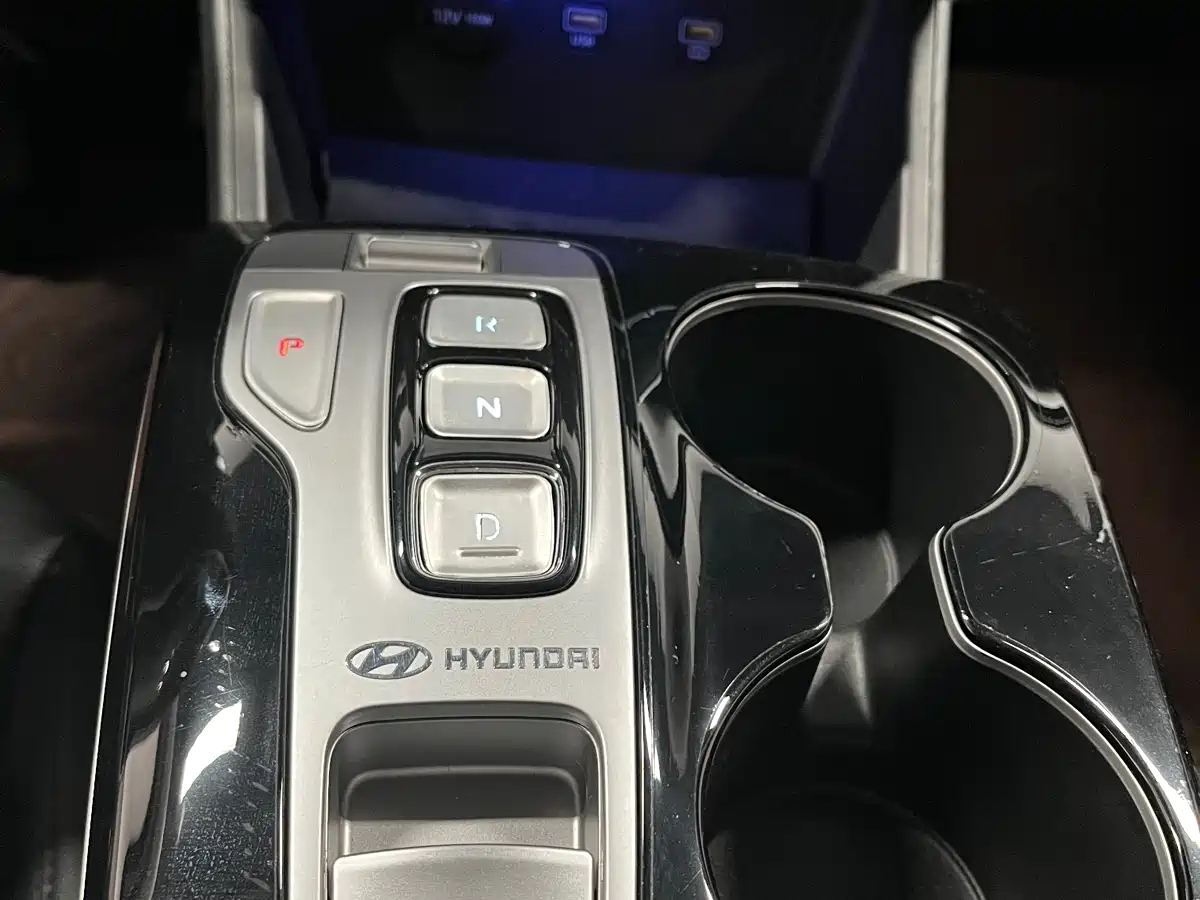 Hyundai Tucson 2023 Tucson L 1.5T Automatic 2WD LUX Premium Edition фото 16