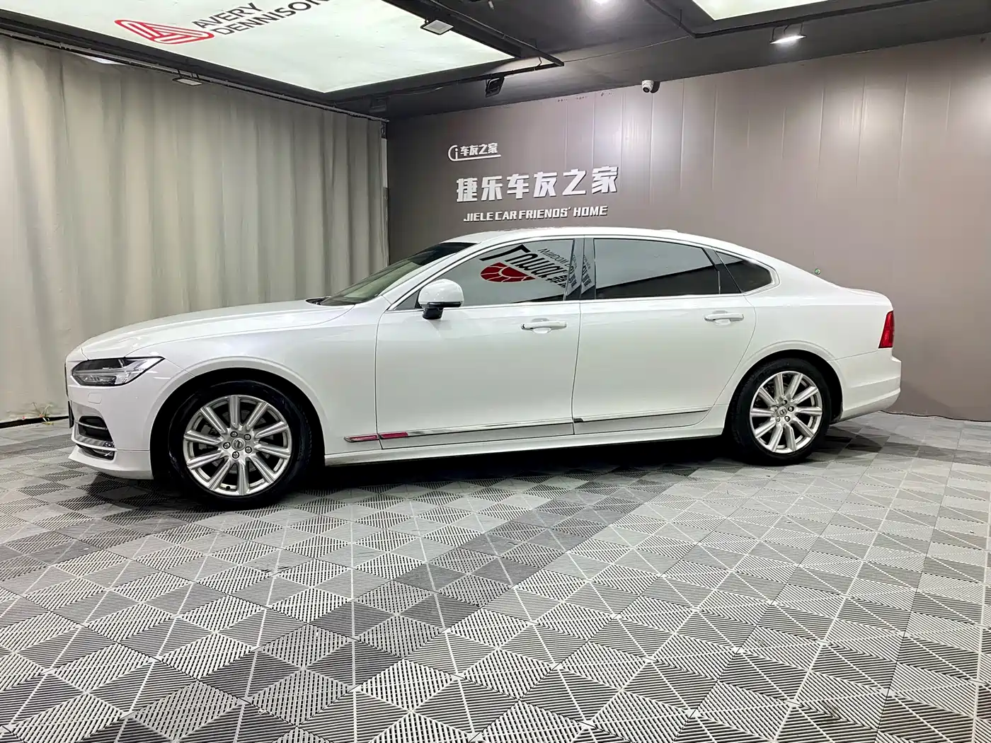 Фото 4 - Volvo S90