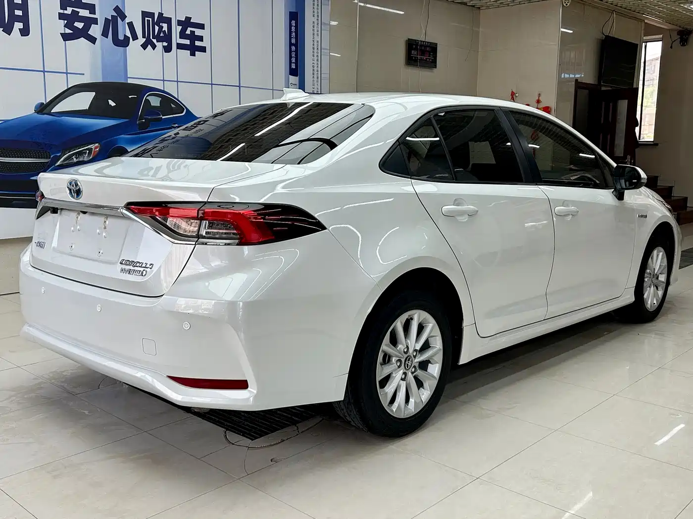  Toyota Corolla 2022 Hybrid 1.8L E-CVT Pioneer Edition 4