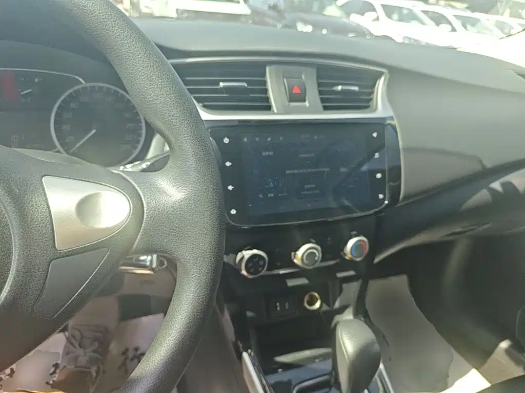 Nissan SYLPHY, миниатюра 10