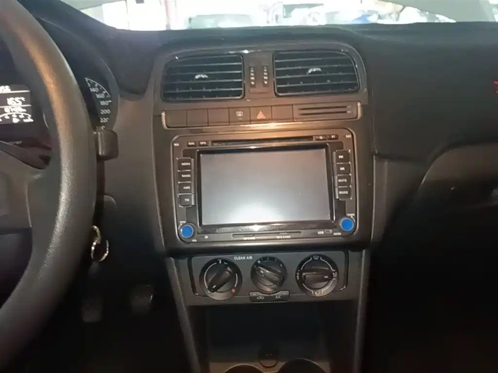 Volkswagen Polo 2016 1.4L Manual Trend фото 13