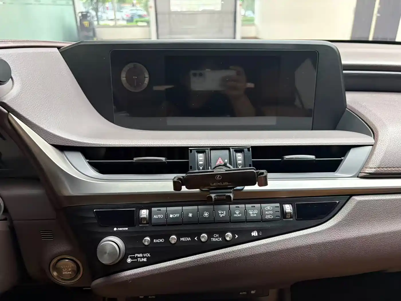 Lexus ES 2020 200 Excellence фото 24