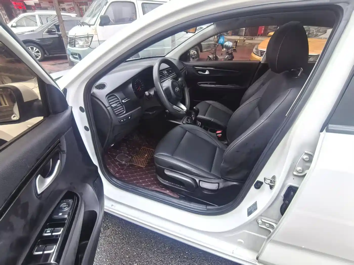 Kia K2 2017 Sedan 1.4L MT 15th Anniversary Special Edition GLS фото 8