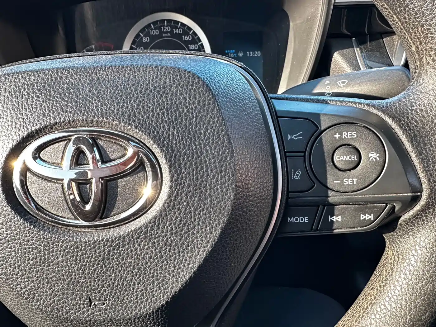 Toyota Levin 2022 185T CVT Luxury Edition фото 17