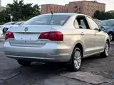 Photo 5 - Volkswagen Jetta