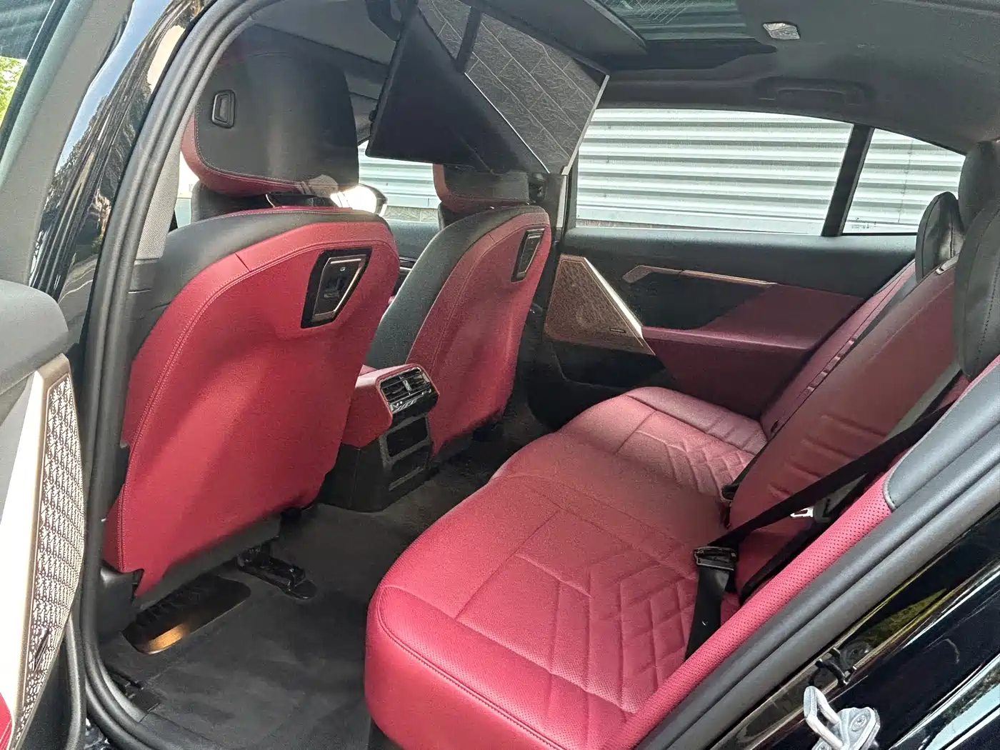 BMW 5 Series 2025 530Li Premium M Sport Package фото 8