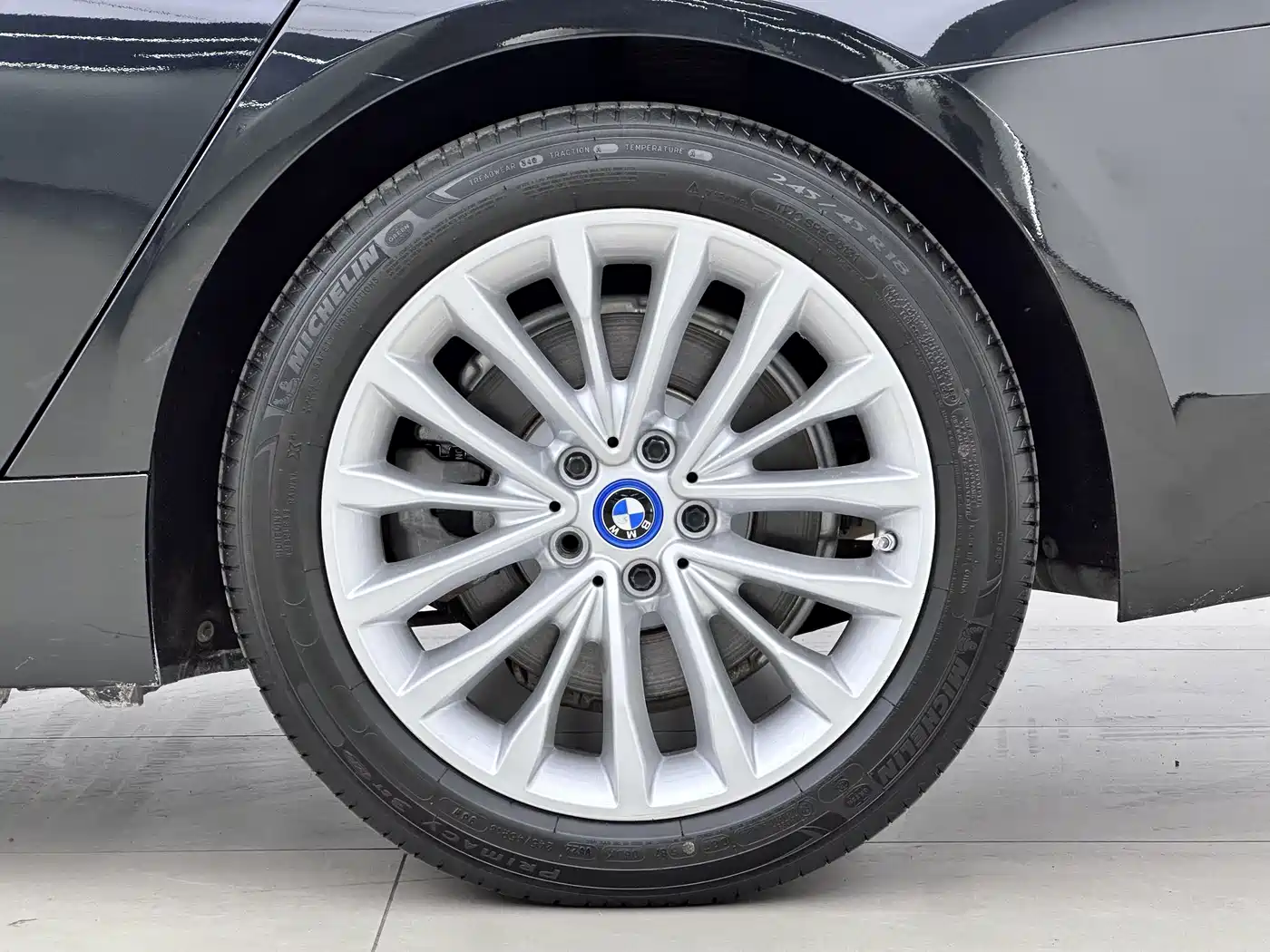 BMW 5 Series New Energy 2019 Facelift 530Le Pioneer Edition фото 17