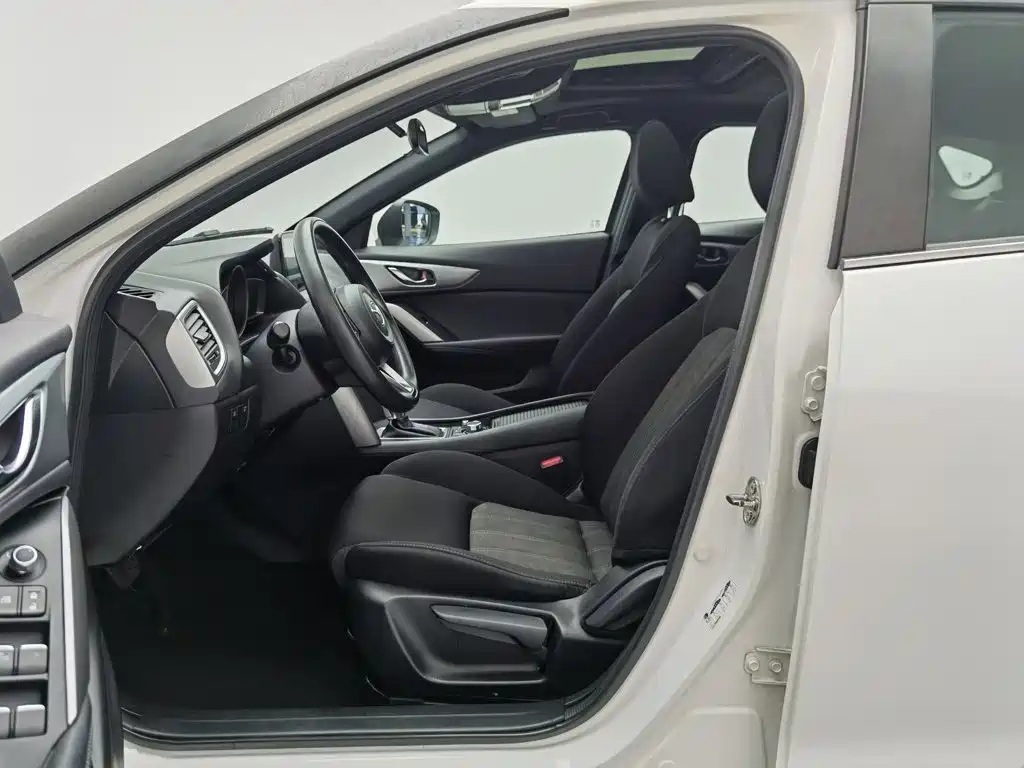 Фото 10 - Mazda CX-4