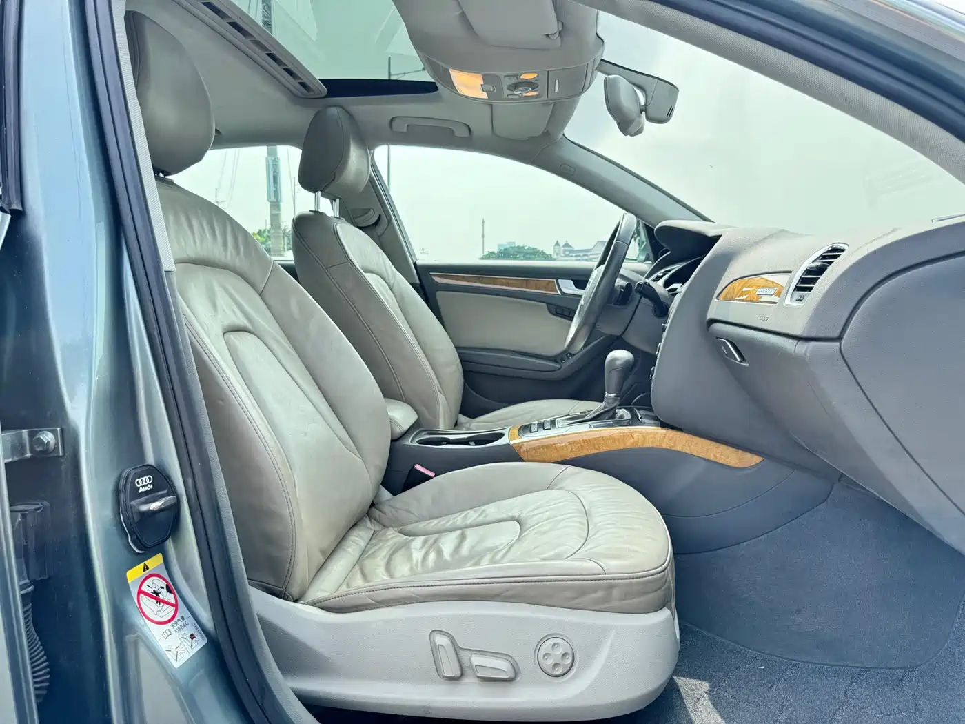 Photo 12 - Audi A4L
