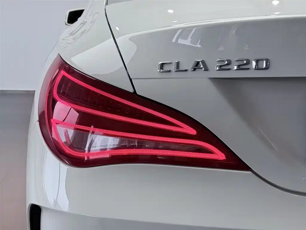 Mercedes-Benz CLA (Import) 2015 CLA 220 4MATIC фото 8