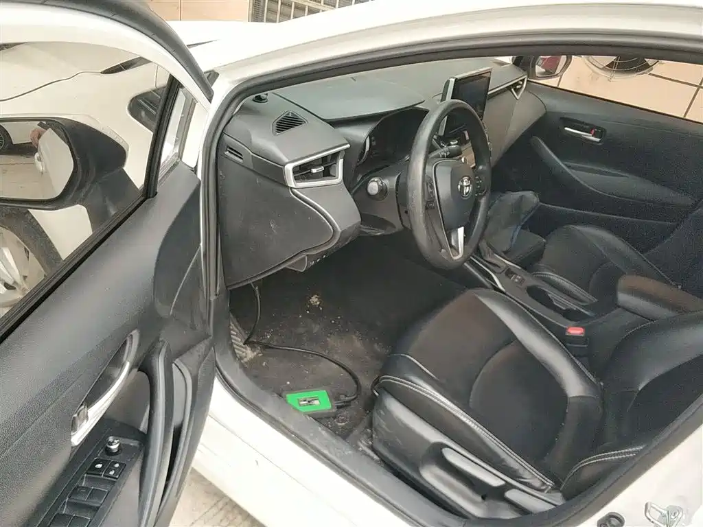 Toyota Corolla 2021 1.2T S-CVT Elite PLUS Edition фото 12