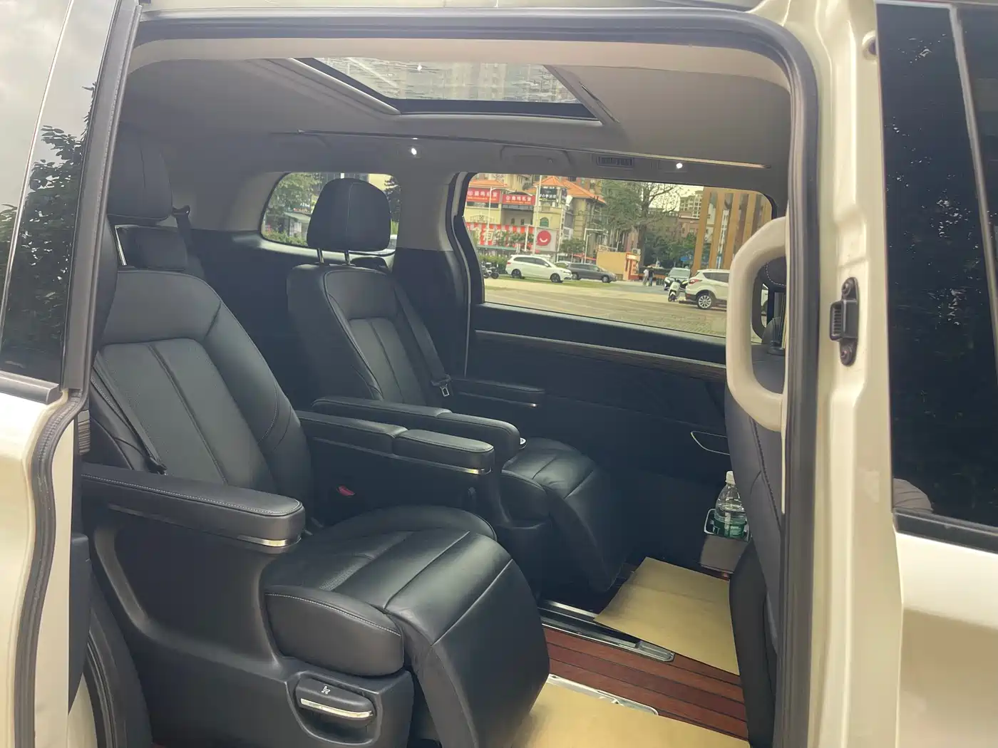 GAC Trumpchi Trumpchi M8 2021 Leading Show Series 390T Ultimate Edition фото 12
