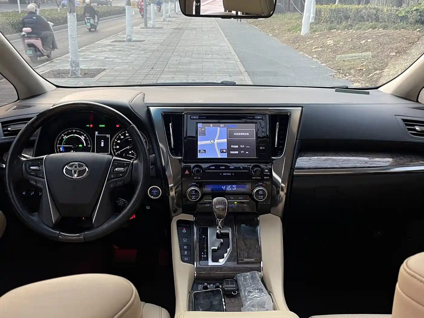 Toyota Vellfire 2019 Hybrid 2.5L HV Premium Edition фото 5