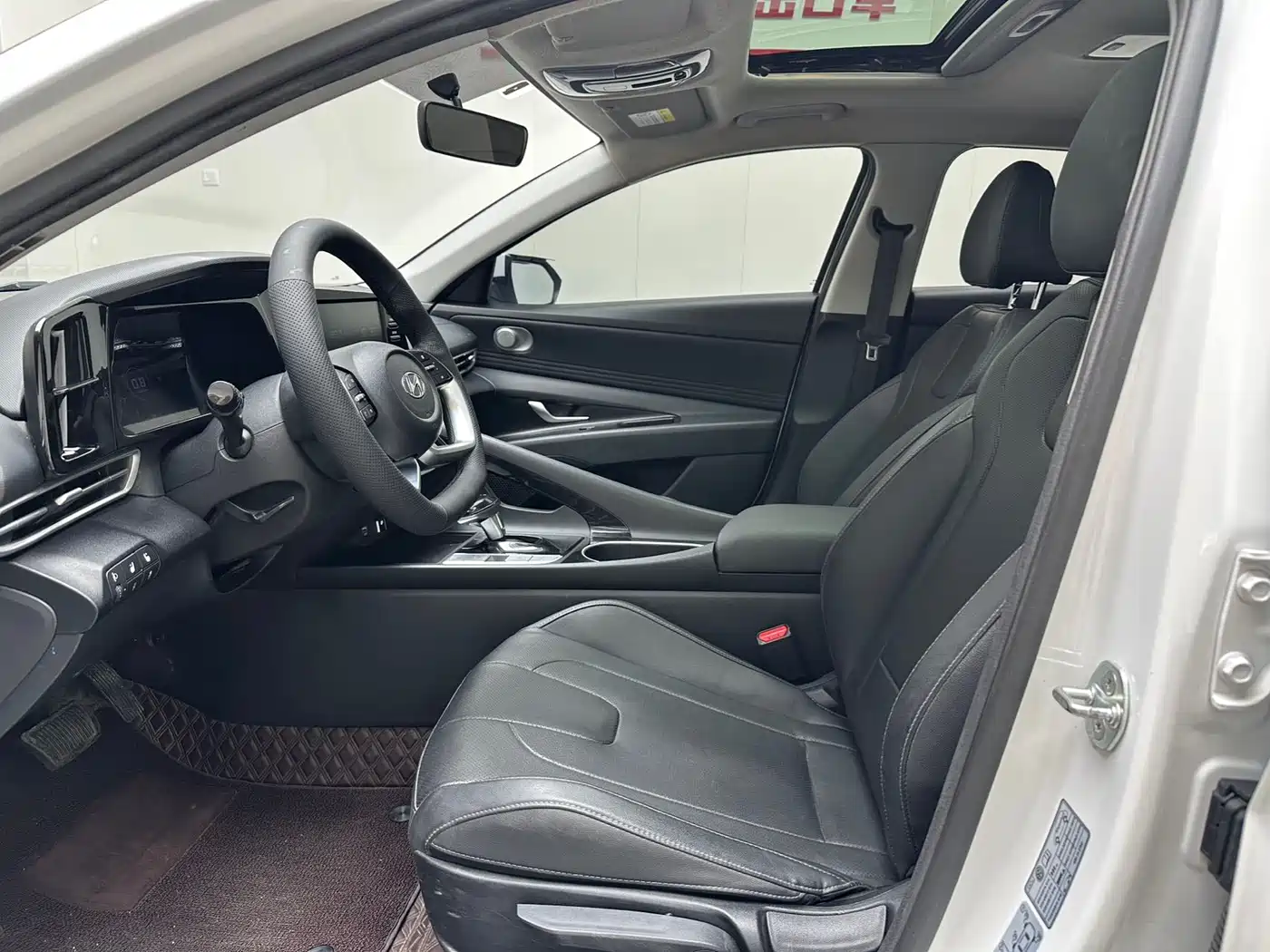 Hyundai Elantra 2023 1.5L CVT GLX Elite Edition фото 5