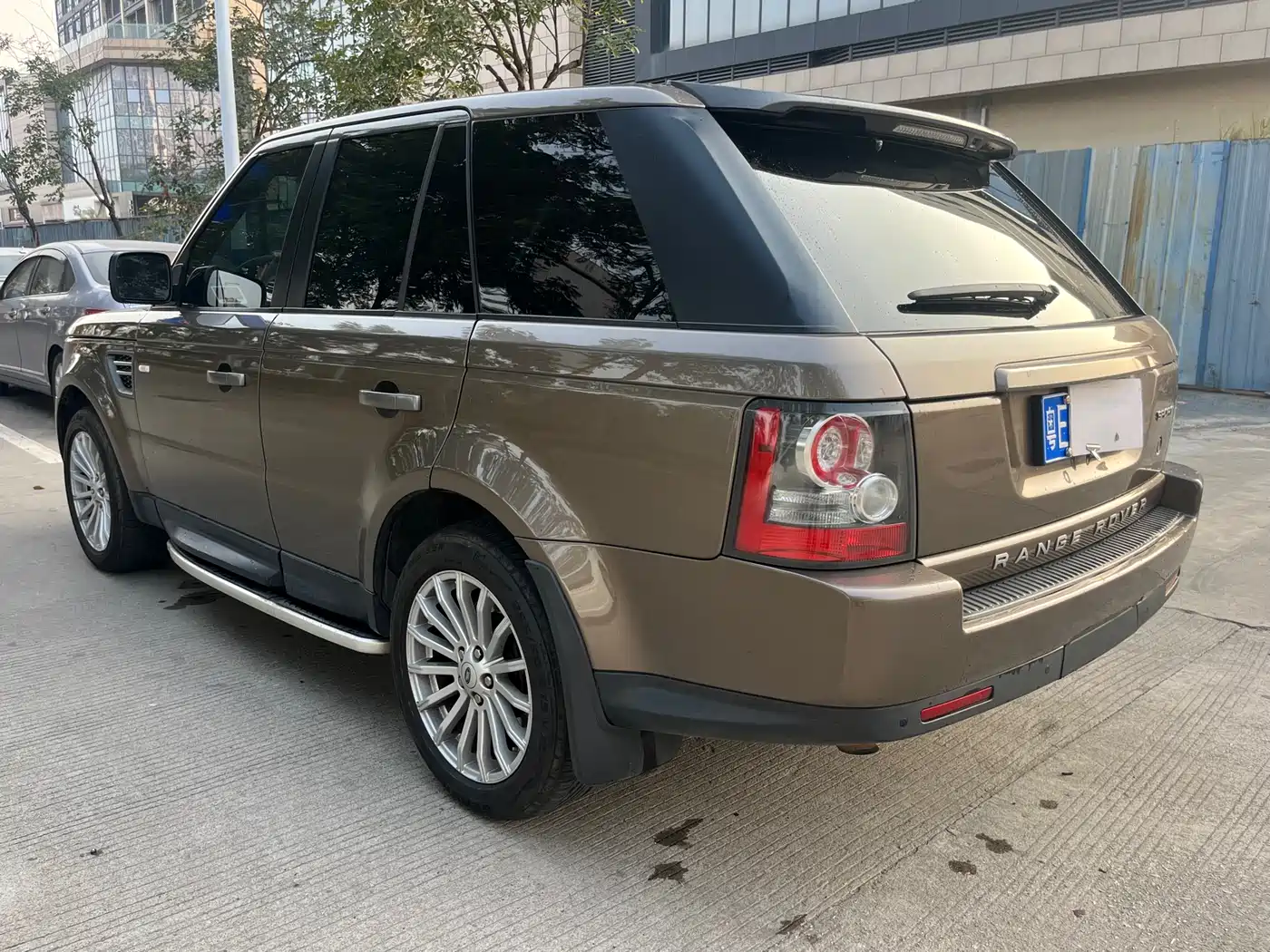Land Rover Range Rover Sport 2010 3.0 TDV6 HSE Diesel фото 5