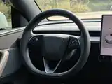 Photo 14 - Tesla Model Y