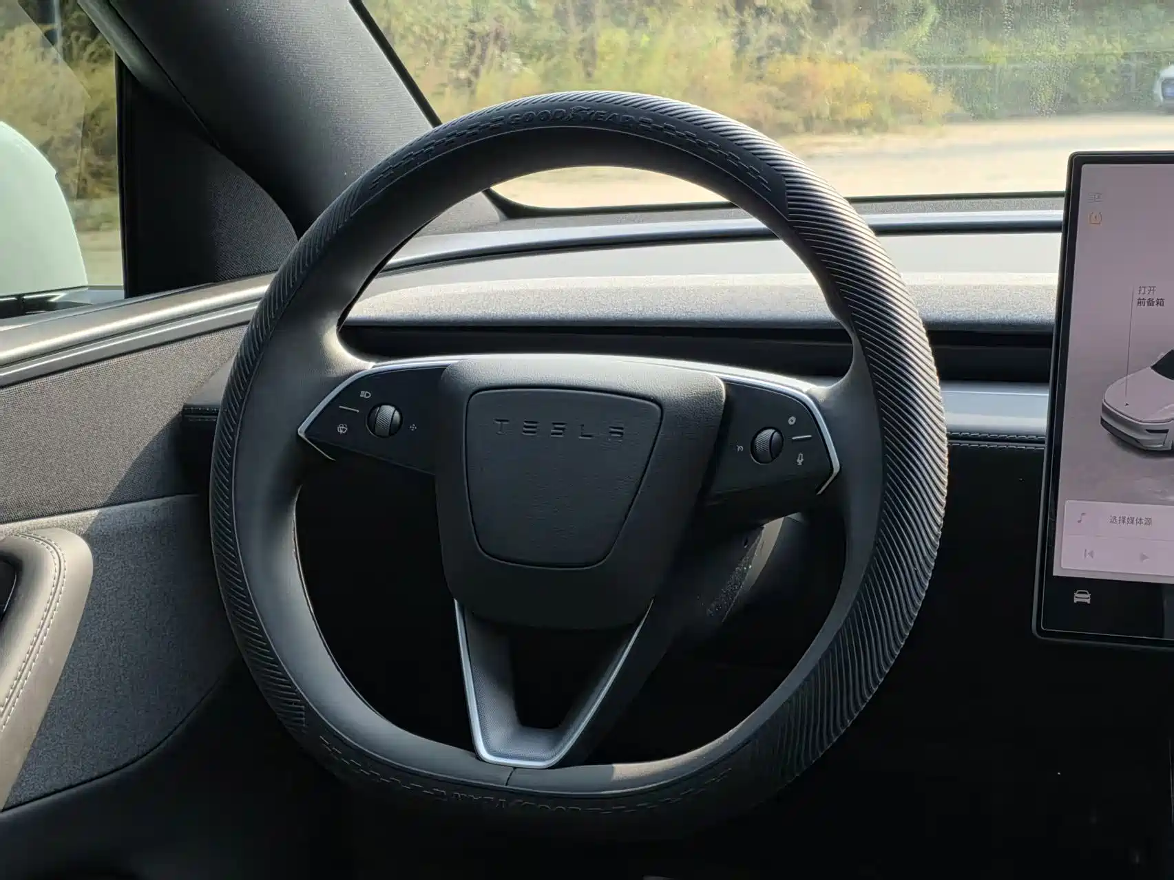 Photo 14 - Tesla Model Y