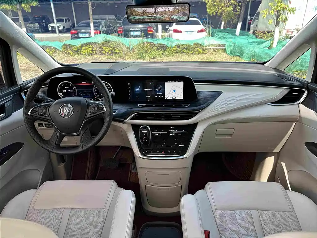 Photo 21 - Buick GL8