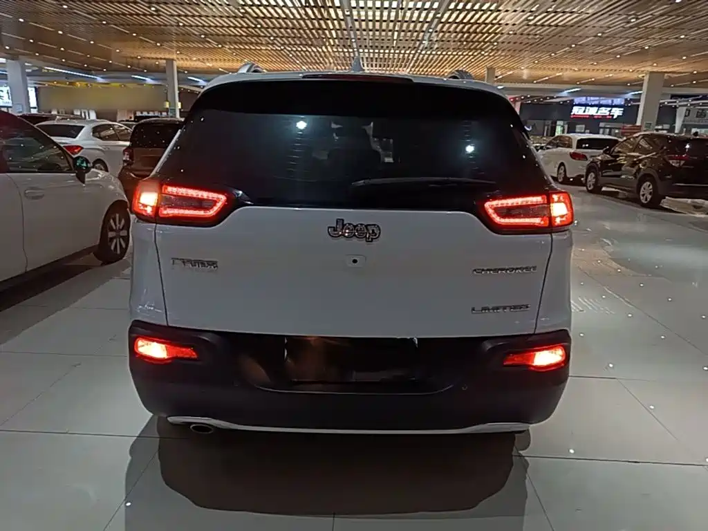 Jeep Cherokee 2019 2017 2.0L Superior Edition