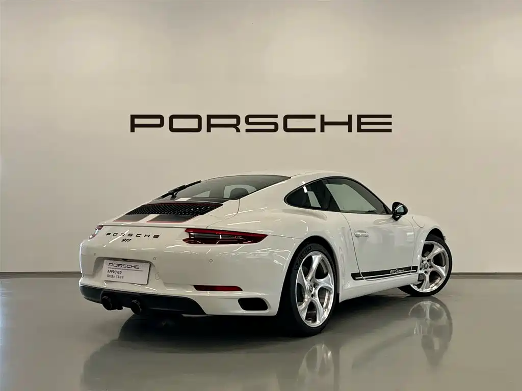 Photo 7 - Porsche 911