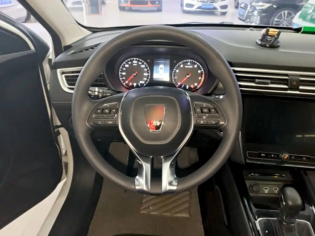 Фото 11 - Roewe i5