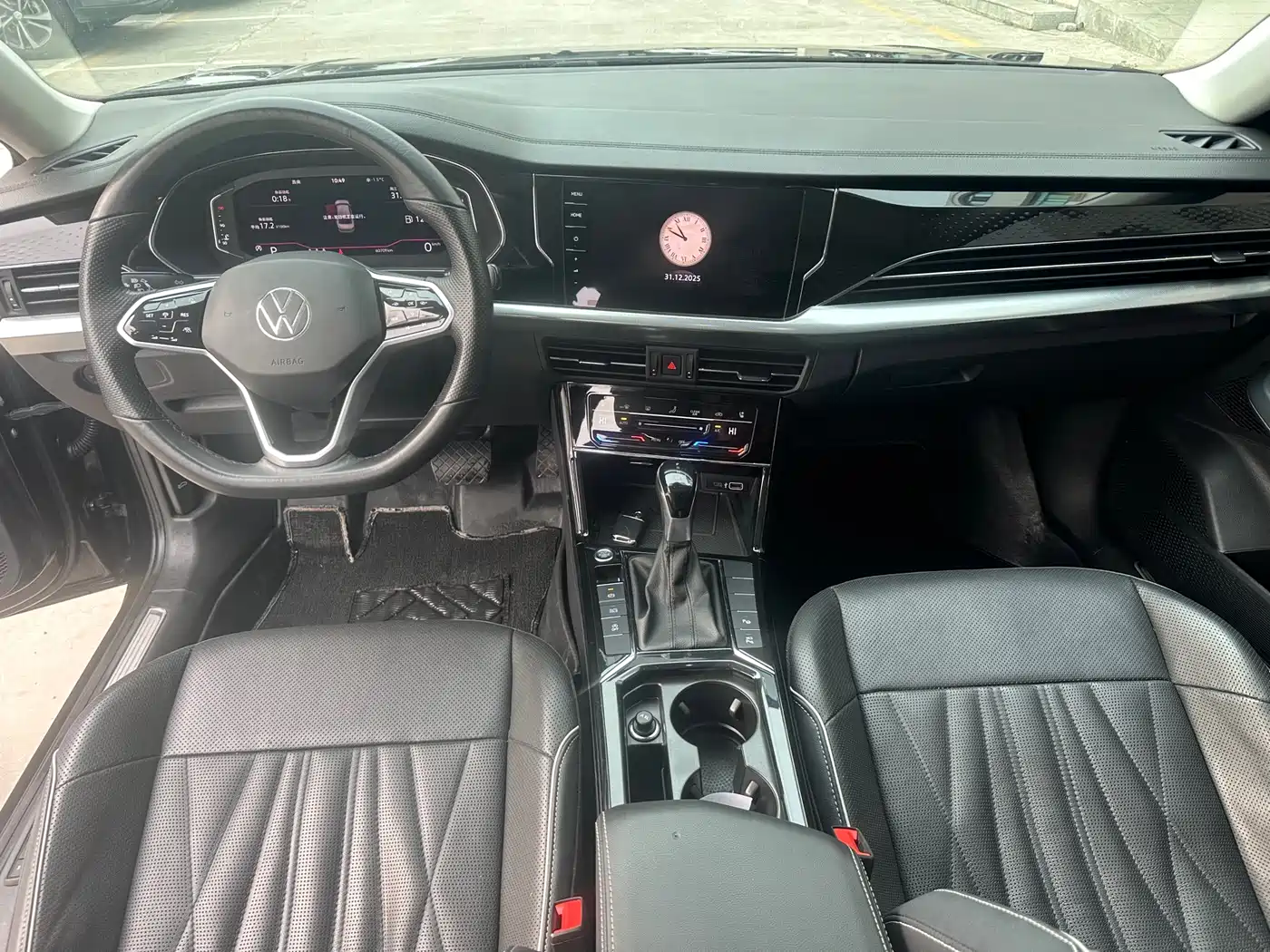 Volkswagen Passat 2023 330TSI Starlight Luxury Edition фото 6