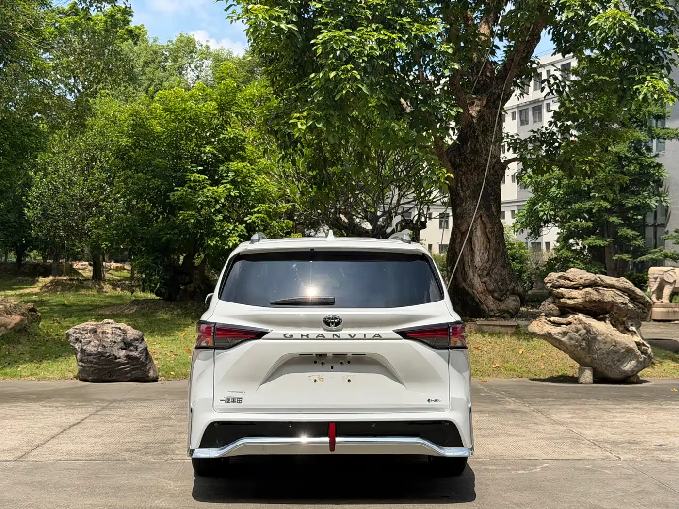 Toyota Granvia 2025 2024 2.5L Hybrid Comfort