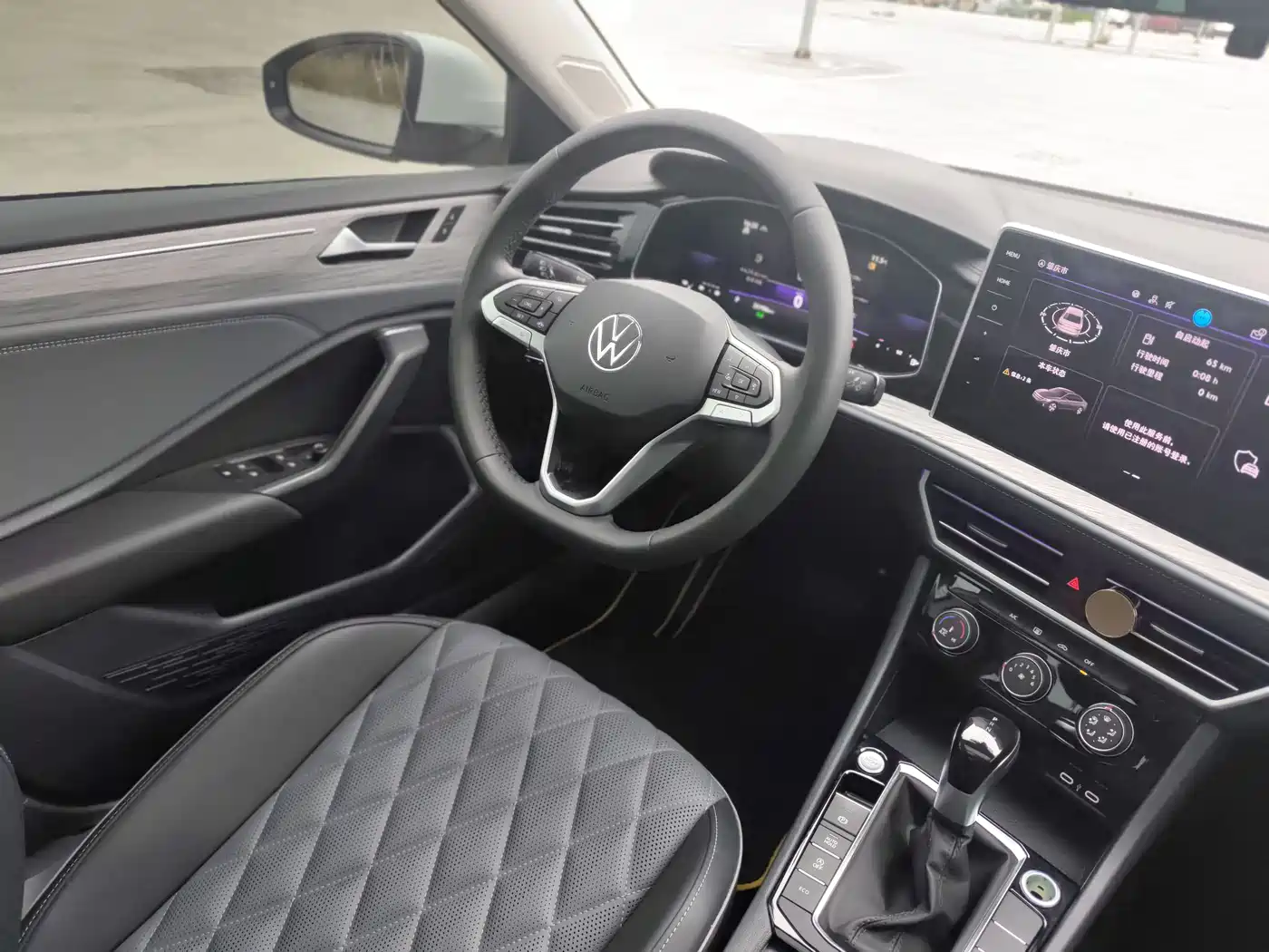 Volkswagen Sagitar 2023 300TSI DSG Surpassing Edition фото 17