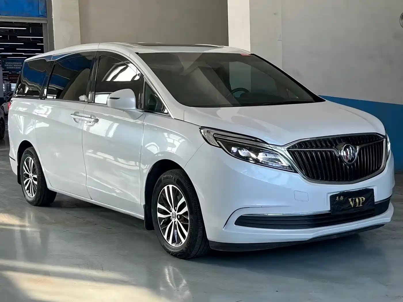 Buick GL8 2017 ES 28T Luxury China V фото 3