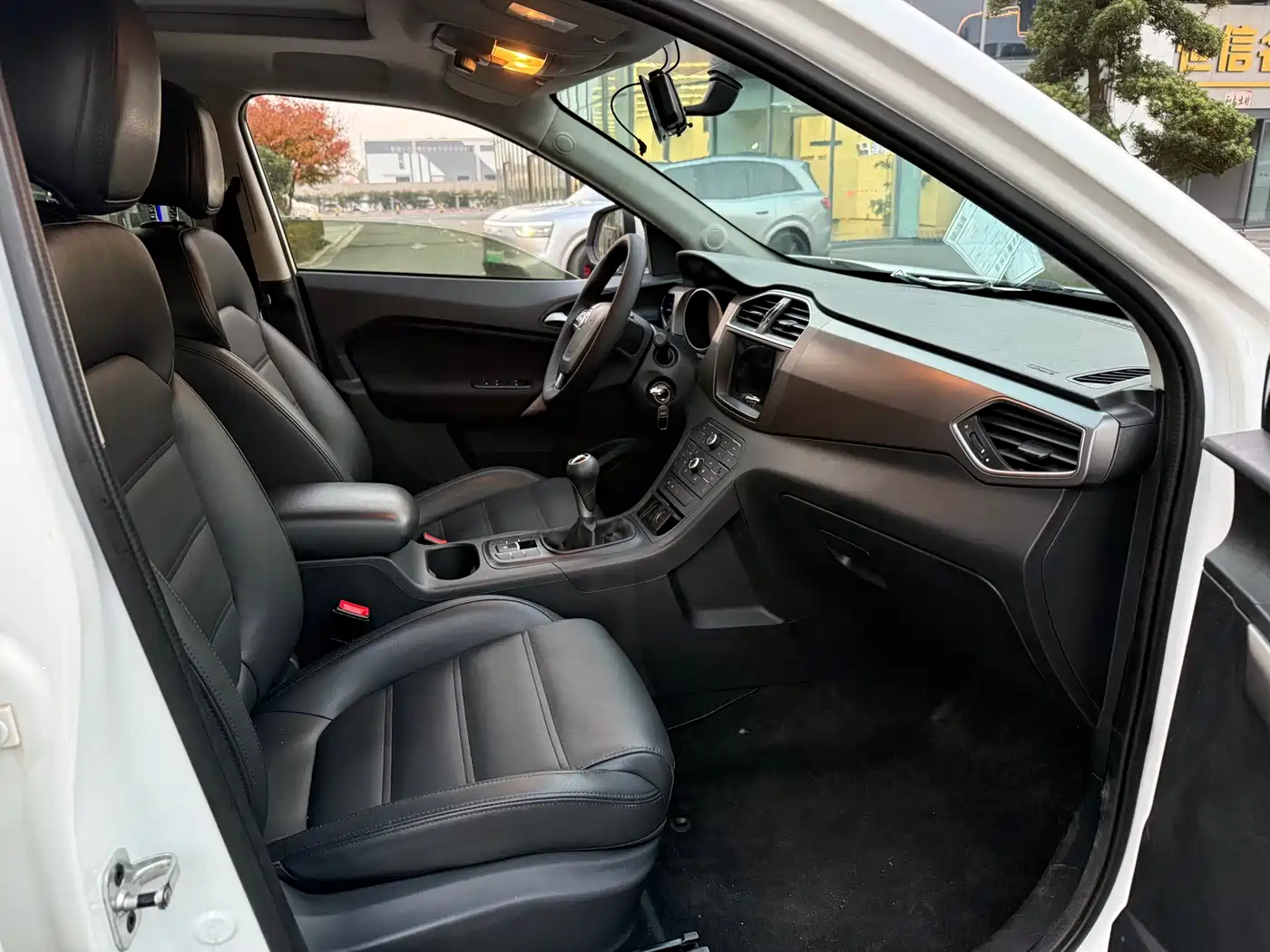 MG Roewe RX5 2016 2016 1.5TGI Manual Value Edition