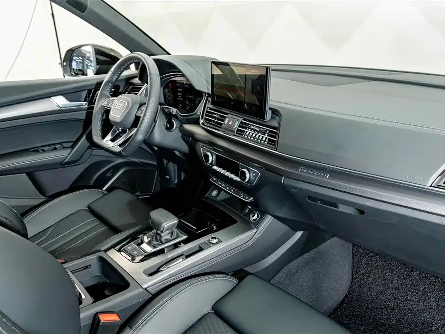 Photo 18 - Audi Q5L